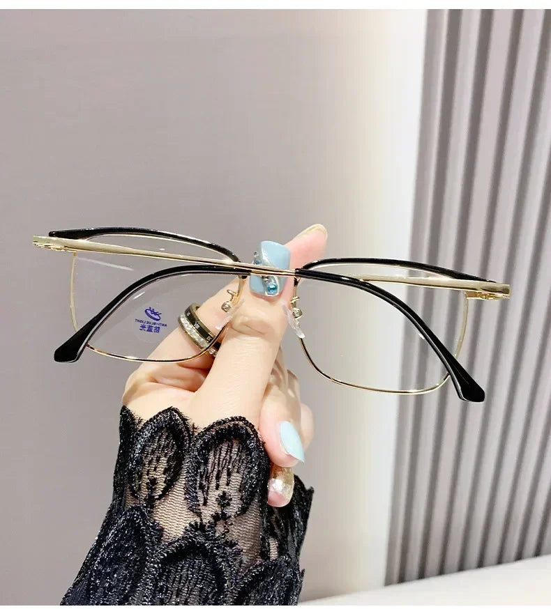 Metal Frame Photochromic Myopia Glasses Anti-Blue Light/UV400/Transitions Lenses