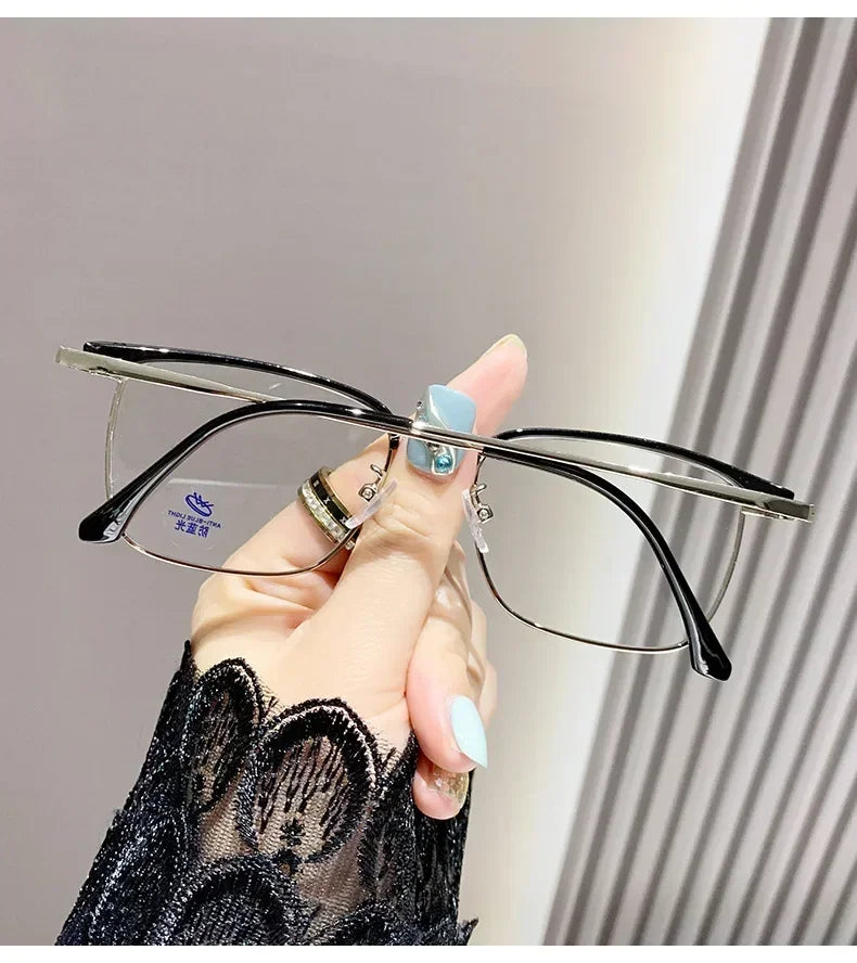 Metal Frame Photochromic Myopia Glasses Anti-Blue Light/UV400/Transitions Lenses