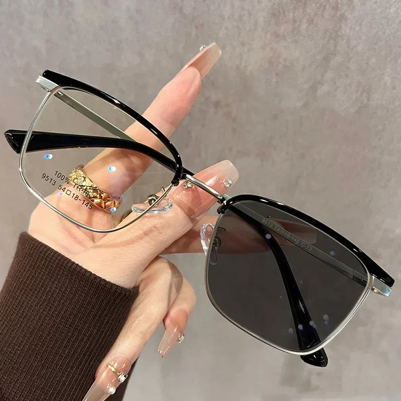 Metal Frame Photochromic Myopia Glasses Anti-Blue Light/UV400/Transitions Lenses