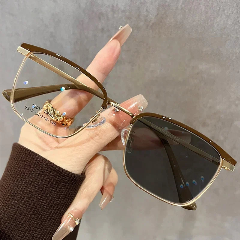 Metal Frame Photochromic Myopia Glasses Anti-Blue Light/UV400/Transitions Lenses